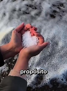 ¿Estás pensando en aprender a cuidarte? Con nuestra sal sin refinar podés: Comer gourmet, con calidad nutricional y además podés hacer tus cargas electrolíticas. Llevate el mar de la Patagonia a tu mesa 🩵🌊💙 | Cristal de Mar