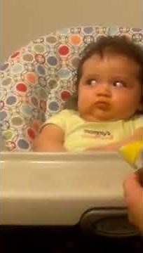 Baby Makes Hilarious Mad Face on Cue - 995103