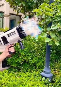 60 Holes Bazooka Bubble Gun Tap in the bubble liquid, and pull the button, a lot of bubbles will be ejected! This bazooka bubble machine can be used as a summer fan with removable head. Shop Now:https://bit.ly/3NuVSpI ----------------------------------------------------- 📞Call Us: 0304-111-6869 💬Whatsapp:https://wa.link/oveiiw . . . . . . . . . . . . . #toyzonepk #toyshop #onlineshopping #cashondelivery #pakistan #toys #toycollection #toys4sale #toyworld #toy #toyscollection #toycollector #toy