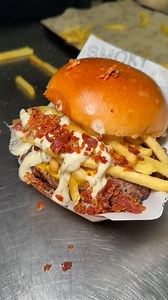 33K views · 919 reactions | Il nostro bacon smash ti aspetta a VILLARICCA ❤️ #smokylab #smoked #bbq #cheese #eatfoodporn #bbqmeat #villaricca #smash #burger #baconsmash #bacon #napoli #fyp | Bruno Sculli | Facebook