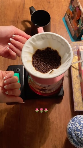 AFAF on Instagram: "☕️🌷"