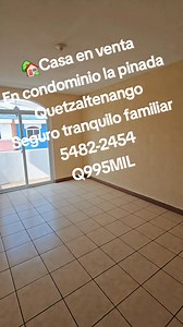 🌻EN VENTA — HERMOSA CASA EN CONDOMINIO LA PINADA, XELA Precio: Q995,000 "Cuenta con todos sus servicios" Disfruta de vivir en un entorno seguro, familiar y de fácil acceso. Condominio La Pinada te ofrece calles totalmente pavimentadas, garita de seguridad, áreas verdes, juegos infantiles y un ambiente de tranquilidad inigualable. Ubicación privilegiada: A tan solo 5 minutos del Periférico, junto al Hospital General Quetgo. ⸻ Distribución del inmueble: Primer Nivel: • Parqueo para 2 vehículos • 