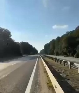 🚨⚡️ #Ijans | 🇷🇺🇵🇱 Panik an Pologn : Misil ris « Iskander » parèt sou fwontyè a epi mete pè nan kè popilasyon an ! 🔸Yon videyo ki montre lansè misil nan rejyon Kaliningrad ap sikile sou rezo sosyal ann Pologn. 🔸Plizyè moun ap fè espekilasyon sou rezon ki fè misil yo twò pre fwontyè a, e sa sa ka vle di pou sekirite peyi a. #Larisi #Pologn #Iskander #OTAN #Tansyon #Kaliningrad | Melchisedec Chery