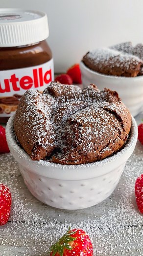 Fitwaffle Kitchen | Eloise on Instagram: "2-INGREDIENT NUTELLA SOUFFLÉ 😍 If you love Nutella, you need to try this 🙌 It’s super quick and easy to make! 🥰 It has a crisp, crackly top, a light, fluffy middle and it’s so chocolatey! 🤤 Sound on for full instructions 🔉 All you need is: 2 large eggs, whites only 170g Nutella Makes 2 Bake 170C (fan) 17-18 mins - the tops should be crisp and they should still be wobbly in the middle Dust with icing sugar and serve with whatever you wish ❤️ Enjoy! #