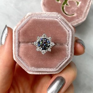 Holy mother of moissanite, is this ring gorgg. 🖤 Raise your hand if you’d be a-okay with a grey Reyna 🙌🏽 | Kristin Coffin Jewelry