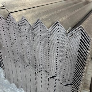 [Hot Item] Factory Wholesale Carbon Steel Bend-Resistant Carbon Steel Angle Bar for Highway Guardrails