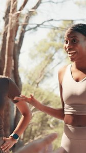 Fitness Group Applause High Five Outdoor: video de stock (totalmente libre de regalías) 3813463317 | Shutterstock