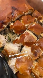 #lechon It’s the number one Filipino tradition for gathering😋 #foodblog #foodlover #foodoftheday #foodie #food #yum #crunchy #facebookreel | Amalia Kutlu