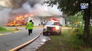Firefighters are battling a church blaze right now in Hinesville. We have a crew on the scene. Check back for updates. >>> http://bit.ly/2MuXwLx (📹: Coastal News Service, LLC) | WJCL News