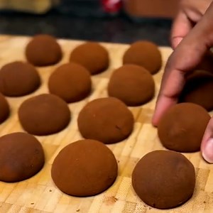 14K views · 102 reactions | Easy and quick chocolate balls recipe! 癩 | Simple Life | Facebook