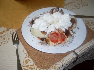 Kynuté jahodové knedlíky - fotografie 5 - Toprecepty.cz