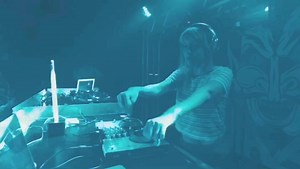 Tá ligadx que sexta tem Baile da Nove Um ▲ 5$ até 23h @Diablo Pub, né!? É dia de se afundar no nosso Baile Funk oficial cheio de promoções pra fazer a boa da sua sexta! 🔥 Welcome Vodka+Energético para as primeiras pessoas Double Tequila e Fada Erótica até 23h30 Double Diablo Shot até 02h Discotecagem Warm-Up no quintal Cervejinha 600 rolando a 13$ até 00h A casa abre às 21h e a Entrada é 5$ até 23h. Chegue cedo e evite a lotação e filas! __________________________________ Evento: https://goo.gl