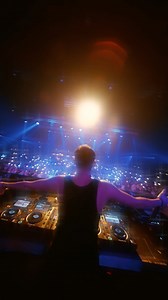 10 million fireflies have lit up the room 💡🪰 A reimagining of a classic brought to you by @lumix_music and @jordanrys: 'Fireflies' is OUT NOW on Spinnin' Records. | Spinnin' Records