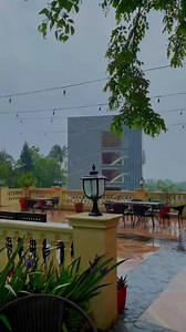 Cuddle weather today in Tagaytay City. How do rainy days make you feel? 🥱 #WheninTagaytay #TagaytayCity #ViewParkHotel | View Park Hotel Tagaytay