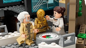 LEGO Star Wars magazine’s 100th issue double droid figures