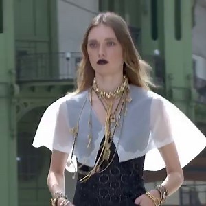 2.6M views | CHANEL on Reels | Facebook