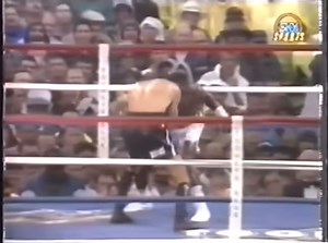Azumah Nelson v Jeff Fenech 2: Round 2 | Boxing History Page