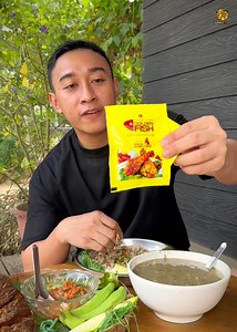 129K views · 4.5K reactions | တောင်ပေါ်ငရုပ်သီးဟင်း နဲ့ ပန်ထွေဖျော် အတွဲအစပ်က လျှာဖျားခံတွင်းတွေ့ထမင်းစားမြိန်ချက် #burmeseguide #foodvlogger #cooking #burmesefood | Burmese Guide | Facebook