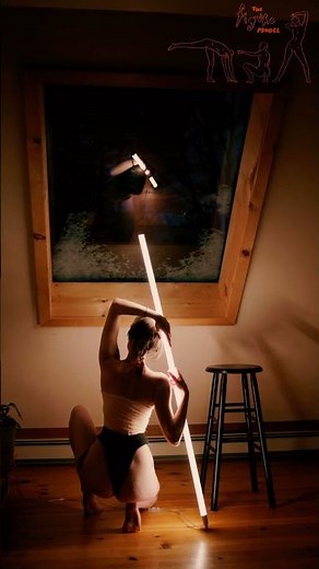 Draw figure poses every day with a live life model | Figuary Day 6