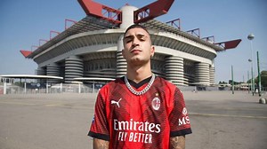 Capo Plaza: "Io Diavolo come il Milan, vi racconto il mio derby"