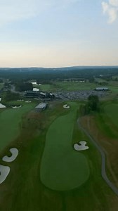 El dron se desliza por encima: video de stock (totalmente libre de regalías) 3979337863 | Shutterstock