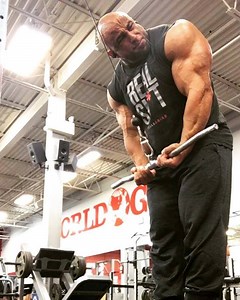 ******ARMS 101******** You guys all want big arms but many of you email me with tendon pain either in your elbows or on the inside of the elbow (bicep and tricep tendons). I’ve finally gotten my arms to grow in the last couple years. Here’s the secret....wait for it....it’s comin.....ok I’m just being an ass. The answer is to lift lighter. I know, it’s counter intuitive because we always want to lift more. My theory is simple on this though. The biceps and triceps muscles are small muscle groups