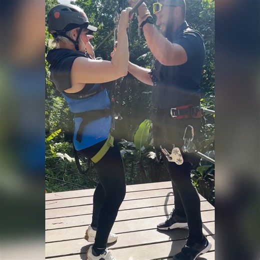 Our Wacoal Babes are thriving and feeling empowered as they venture into the lush Yunque jungle in Puerto Rico! https://bit.ly/3TxeSqA | Wacoal