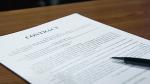 clip-5303684-dolly-sale-purchase-contract