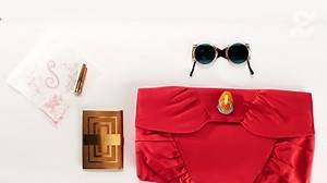 « 100 Years of Fashion » épisode 15 est dédié aux sacs à main - Madmoizelle