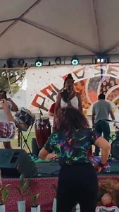 💃🏽 FESTIVAL DO MST: POR TERRA, ARTE E PÃO NO RN Abrimos nossa programação embalados pelo Asé delas e por Fuxico de feira com participação de Cíntia! Depois seguimos a noite com shows maravilhosos de Tiquinha Rodrigues convidando Isaar e Luana Flores no Projeto Mulheres da Terra, seguida por Cátia de França e Juliana Linhares. Vídeo: @pedrovincavalcanti e @helenantns Edição: @pedrovincavalcanti #FestivalDoMST #PorTerraArteEPão #MSTPotiguar #TôComMST #TodosPelaReformaAgrária #IFEPAFES | MST - Mo