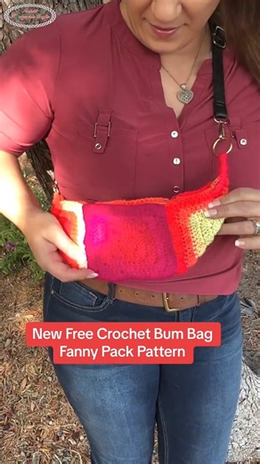 Bum bags are so fun (and easy) to make! You can find the full tutorial here: https://www.nickishomemadecrafts.com/crochet-bum-bag-free-pattern/ #crochet #diycrafts #yarn #crochetpattern | Crochet Patterns & Tutorials by Nicki's Homemade Crafts