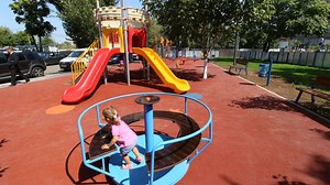 Vești bune pentru părinți. Crește valoarea tichetelor de creșă