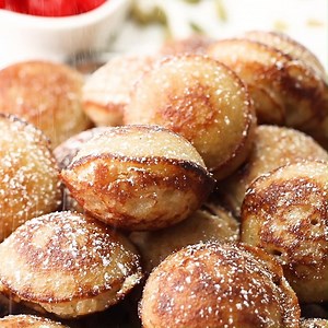 VITUMBUA (Coconut Rice Pancakes) - An addictive healthy coconut and rice vegan donut or pancake topped with vegan caramel sauce. A melt in your mouth experience! RECIPE: https://www.africanbites.com/vitumbarice-pancakes/ | Immaculatebites