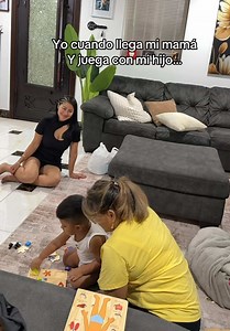 Yo cuando llega mi mamá y juega con mi hijo 😅