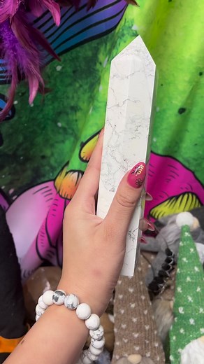 21 reactions | Beautiful HOWLITE 懶 Perfect for aiding in anger, stress, and anxieties in everyday life. ✨ #satx #sanantoniocrystals #sanantoniosmallbusiness #smallbusiness #howlite | Jewelry Junkies Gems | Facebook