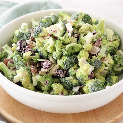 10K views · 81 reactions | It is always one of the first side dishes to disappear at parties, potlucks, family reunions, and neighborhood BBQs. ⬇️LINK | Small Town Woman | Facebook