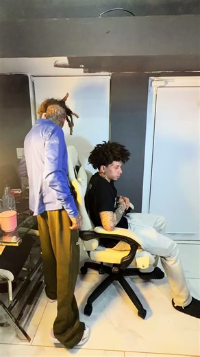 Flyysoulja (@flyysouljah)’s video of Cutting Hair