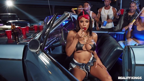 Luna Star - Lowrider