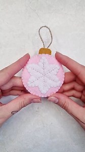 1.8K views · 3.1K reactions | Felt Snowflake Bauble sewing pattern is now available in my shop ❄️ #blanketstitch #feltcrafts #handmadechristmas #sewingtutorial #sewing @etsyuk | FeltyTreats UK | Facebook