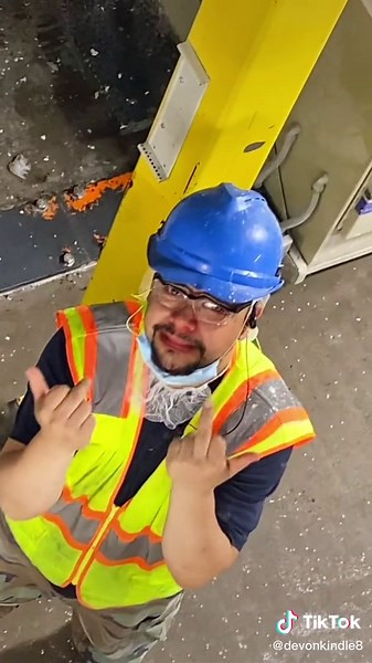 #neverdoshitatwork #fyp