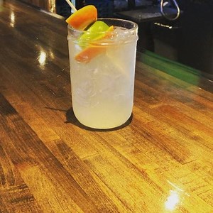 White Sangria vibes all weekend long! #yummy #whitesangria #cocktails | Soho Sushi