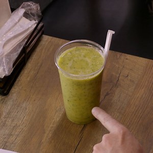 Is that a juice or a smoothie? 😂 📺: #KitchenNightmares on Hulu | Food Club FOX