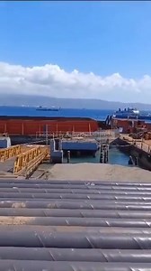 Terpantau aktivitas perbaikan peningkatan dermaga, dari ponton menjadi MB (Moveable Bridge) di areal Pelabuhan Penyeberangan Gilimanuk, Rabu 26 Juli 2023. Sumber @infojembrana #denpasarviral | Denpasar Viral