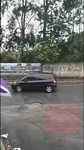 #SosGrajauTem Toda semana esse transformador desarma ou explode. R. Antônio Burlini - Grajaú. Atenção senhores motoristas e condutores. Alô @enelbrasil | Grajaú Tem