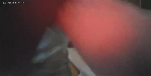 She dialed 911 for help, only to have it turn against her.(2/2)