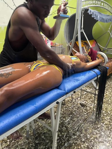 Relaxing Body Scrub and Stretching Massage for Skin Care