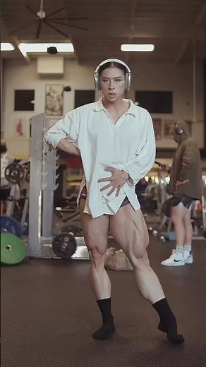 Female bodybuilding HUGE legs. #shorts #musclegain