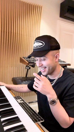 33K views · 275 reactions | This is how I made ‘where did you go?’ - my record label hated this song. But it ended up being huge for me. And reminds me that not everyone is going to understand your art. Trust ur gut. Much Love to @mnek who sounds amazing on this song. | Jax Jones | Facebook