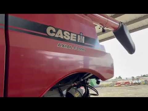 Case IH 8230 Combine