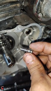 Nunca hagas esto si se te barrió el hilo de un perno ❌ mira la mejor solución ✅#reconstruccion #hilo #adaptacion #helicoi #motor #perno #barrido | Top riders speed